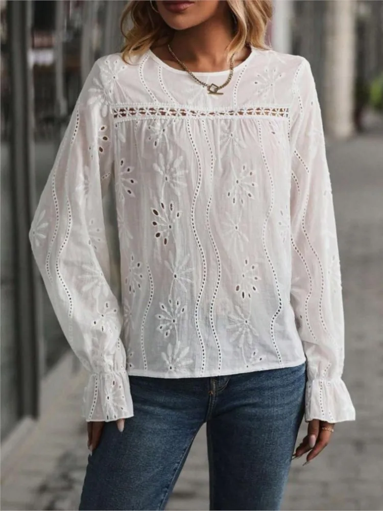 Camicia in pizzo bianco Moda donna Gancio Fiore Hollow O-Collo Maniche svasate Top Primavera Autunno Donna Solid Eleganza Camicette da ufficio