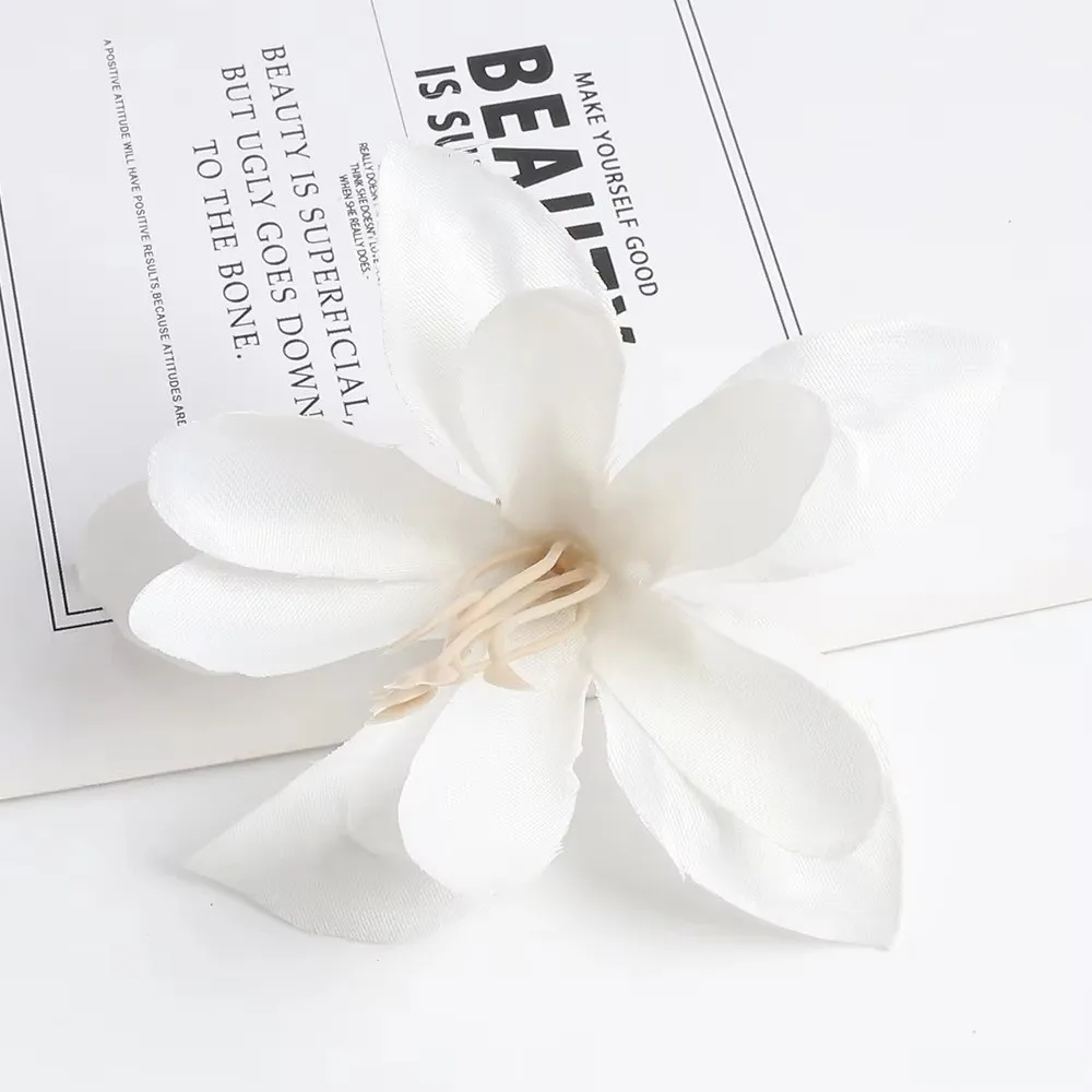 10 Stück Seiden-Kunstlilien DIY-Bouquet Handgefertigte Seiden-Kunstblumenköpfe Materialien Simulierte Doppelblüten-Lilien – Detail 5
