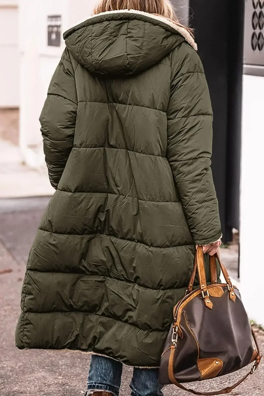 ملابس عصرية شتوية 2024 للسيدات معاطف طويلة من الصوف المقلم كبيرة الحجم