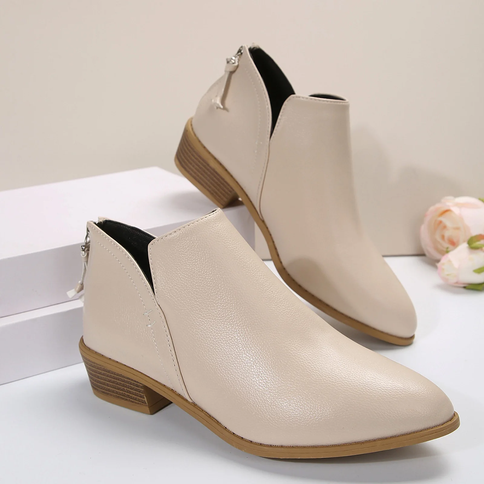 

Seasonless Large Size Women's Shoes British Style Pure Color Pointed Toe Casual Back Zipper Low Heel Thick Heel Single Shoes