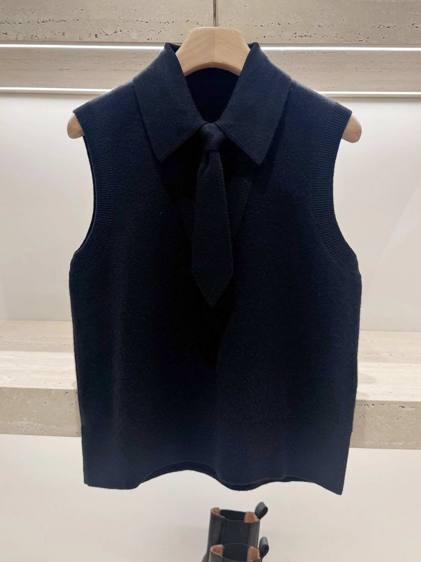 

High-End Women's Knitted Ne Vest Top by S Home South Oil Autumn Winter Simplici Sle Medium Softn Non-Hat Chinese