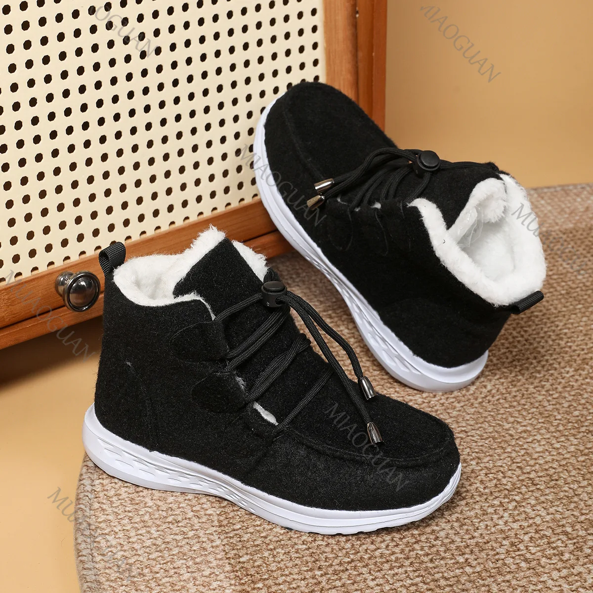 

Осень-зима, новые хлопковые кроссовки, повседневные удобные вулканизированные туфли на плоской подошве с высоким берцем и круглым носком, однотонные вулканизированные туфли на шнуровке