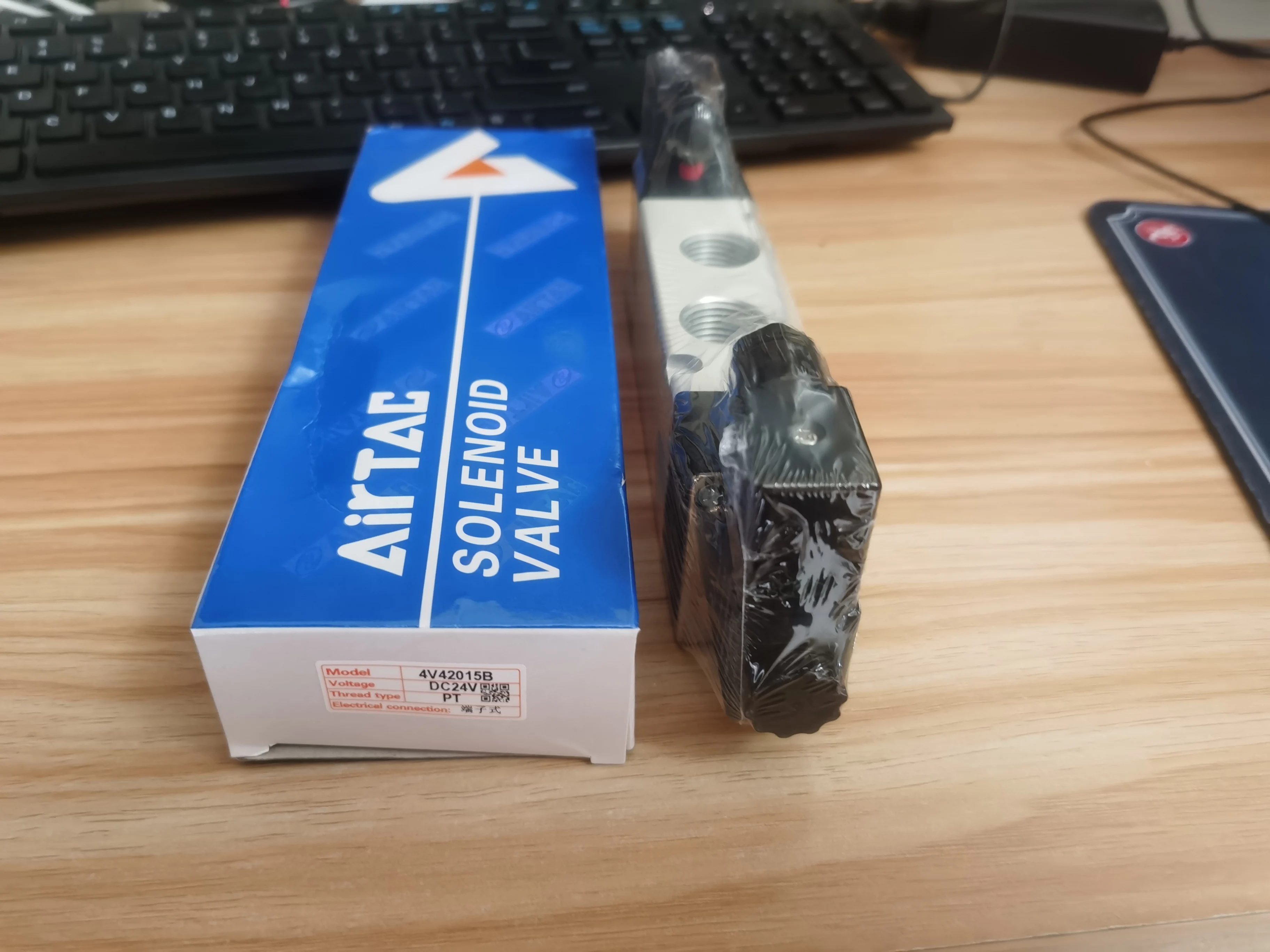 Válvula Solenoide AirTAC 4V42015B 4V420-15 DC24V, 1 piezas, nueva