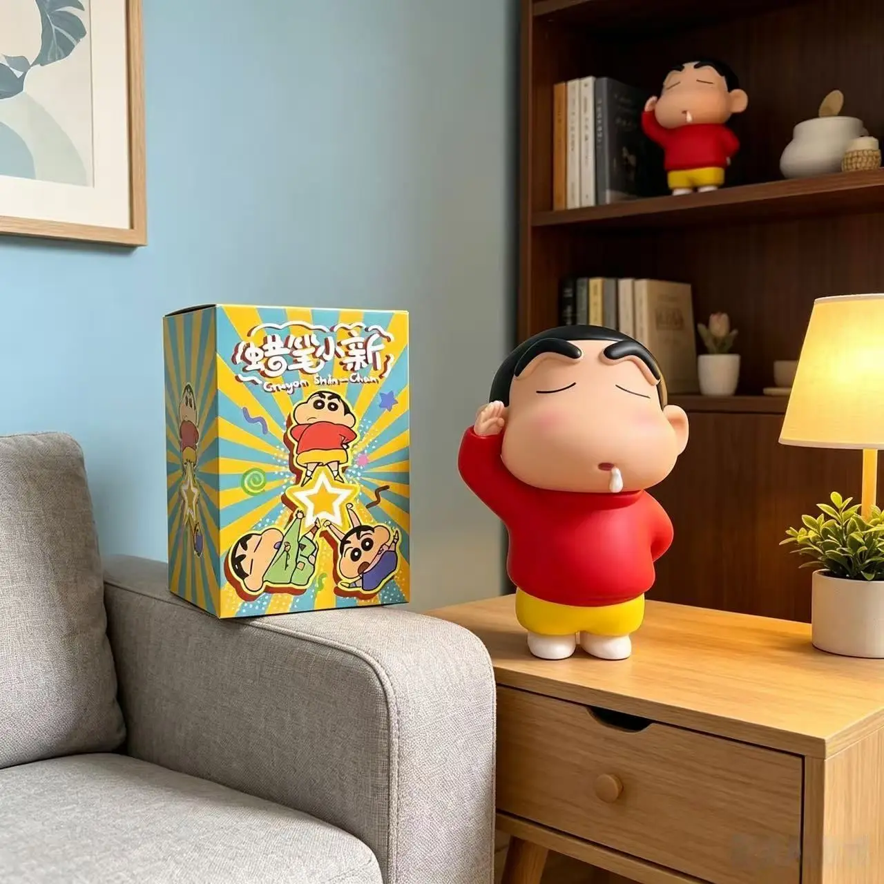 23CM Crayon Shin-chan Figur, Trendiges Sammlerstück aus Kunstharz, Saluting Xiao Xin, Farbenfrohe Geschenkbox