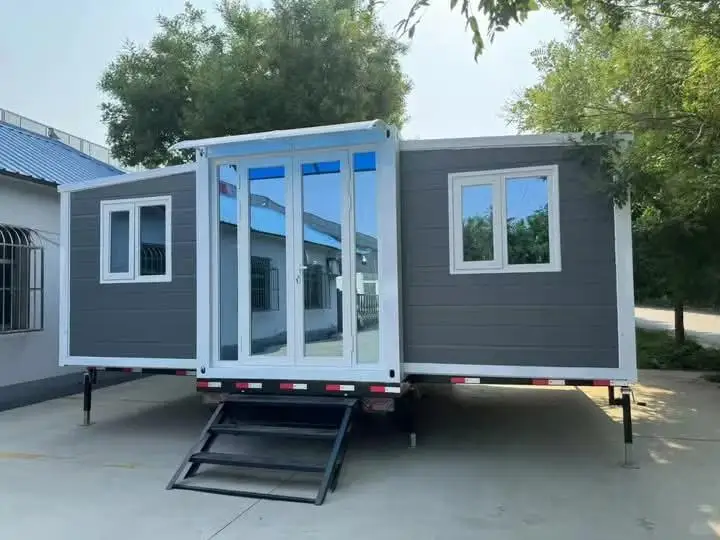 Modern Contemporary Design Breathable Galvanized Steel Structure Rock Wool Walls Insulation Stackable Expandable Container House