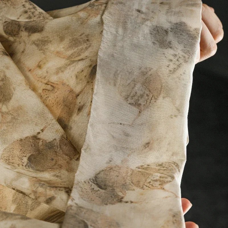 

Мягкая юбка с принтом и желтым абрикосовым листом, текстурированная ткань, окрашенная в растениях, дизайнерская ткань для одежды