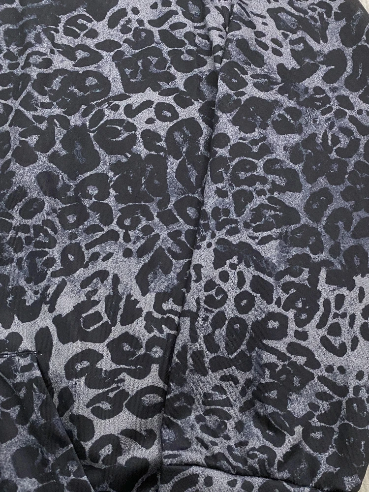 

Personalized hooded sweatshirt with fashionable open line design, leopard print dark men's and women's winter clothing sportswea