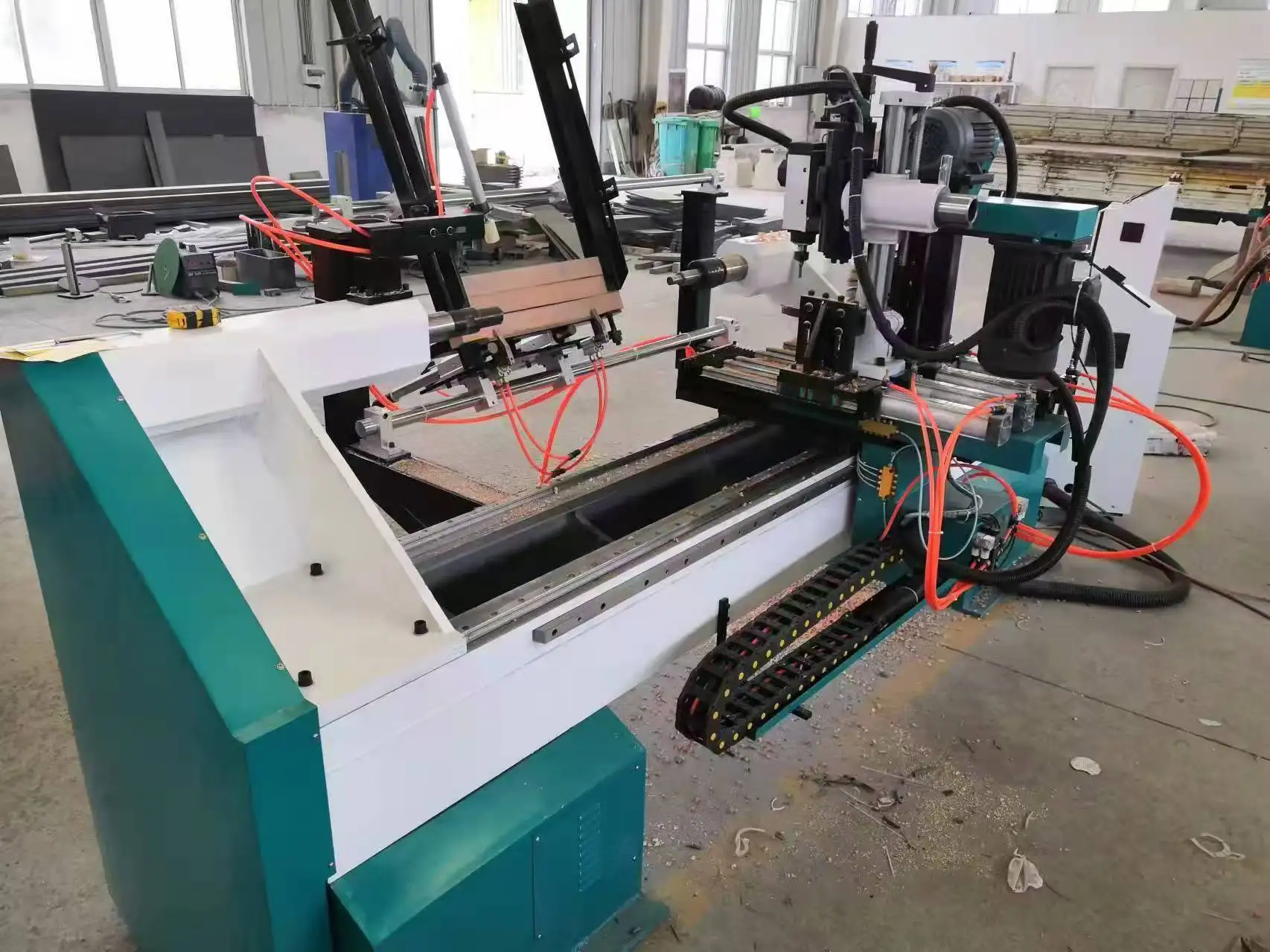 木工家具旋盤機械業務用CNC木旋盤椅子脚用CNC旋盤カッターCNC単軸彫刻付き