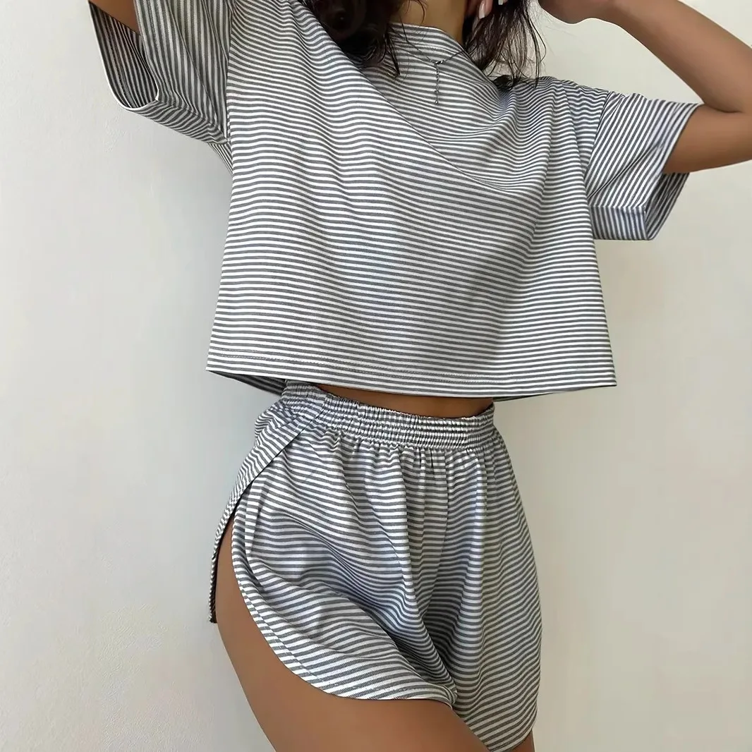 

Ladies' Striped Two-Piece Set 2025 New | Loose Short Sleeve Top and Shorts Casual Wear Suit Simple and Comfortable