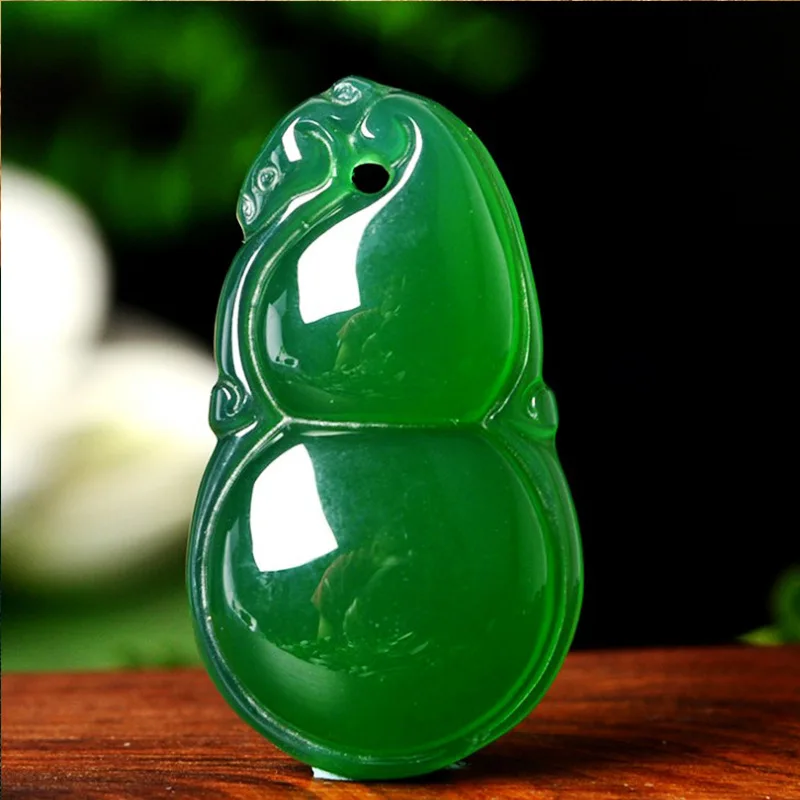 Water-moistened Ice-permeable Chalcedony Gourd Pendant for Men and Women Chalcedony Fu Lushou Pendant