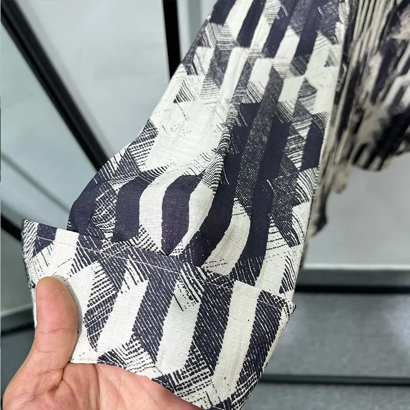 Geometric Pattern Contrast Color Fashionable Rendering Printed Long-Sleeved Shirt Popular Distressed Linen Top for Men