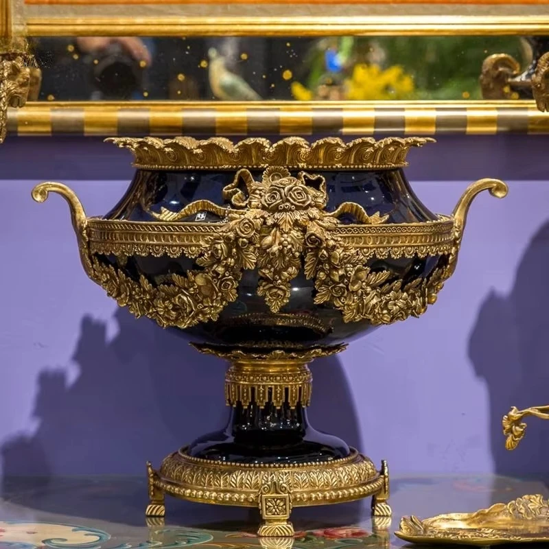 High quality retro heavy craftsmanship golden flower pot European luxury black porcelain vase