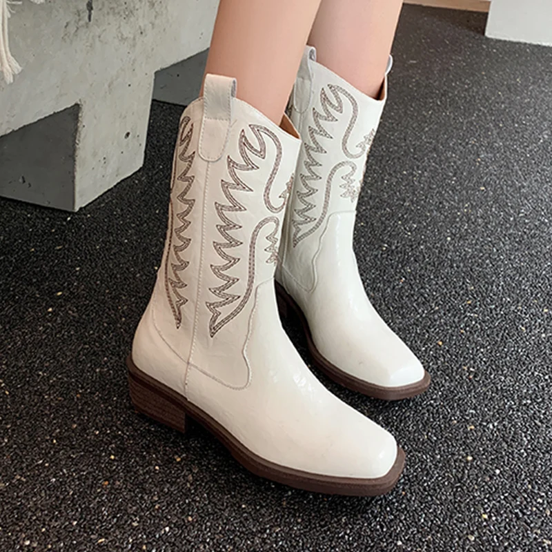 Vrouwen Geborduurde Western Enkellaarzen Vintage Vierkante Kop Dikke Hak Mode Laarsjes Herfst Winter Nieuwe Mid-Calf Dames Laarzen