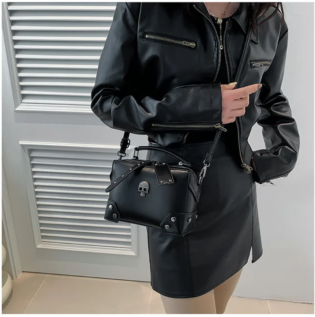حقيبة كروس على شكل جمجمة للنساء حقيبة حمل أوروبية وأمريكية 2026 موضة جديدة حقيبة دراجة نارية ببرشام هيكل عظمي حقيبة كتف C064 #5