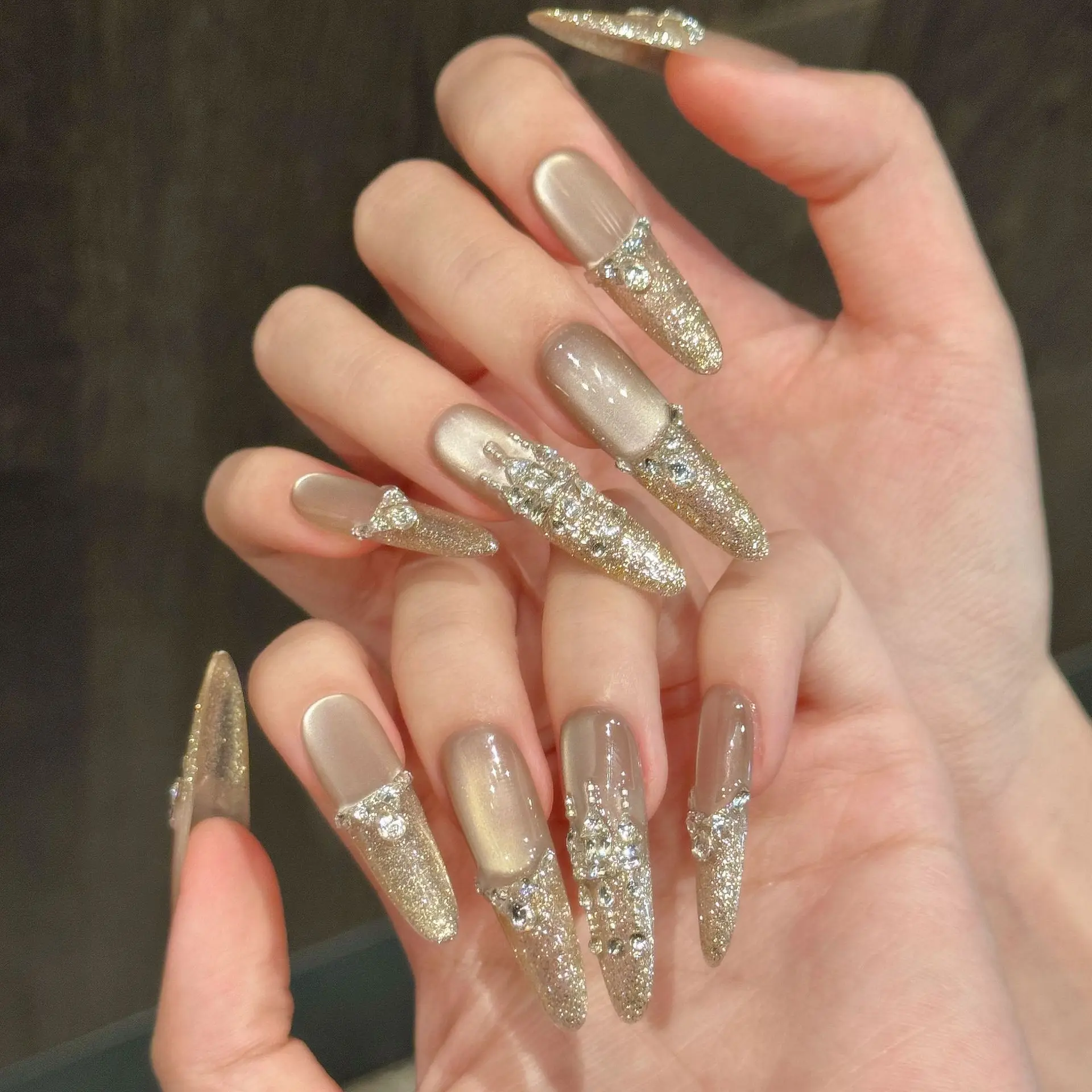 10pcs Handmade Press on Nails Glitter Gold Diamond Decor Fake Nails Wearable European Fashion Cat Eye Long Oval False Nails