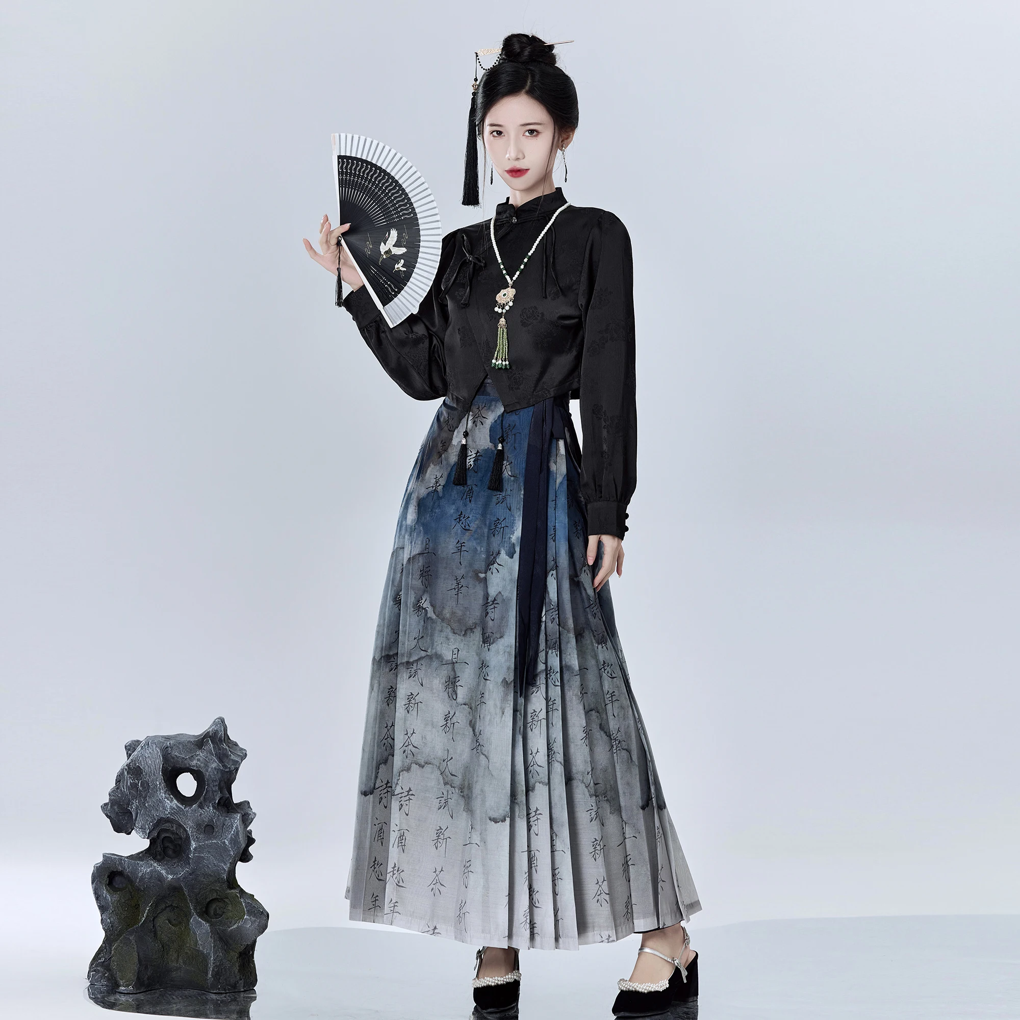 

New Chinese Style Long Sleeve Slim Fit Black Top with Printed Gradient Face Skirt Cold Wind Half Body Skirt Polyester
