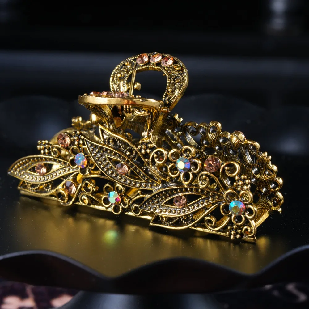 

Industrial Style Leaf Hair Claw Clip, Large Retro Hollow-Out Metal Hair Clips for Women, Y2K Fashion Thick Hair Accessories