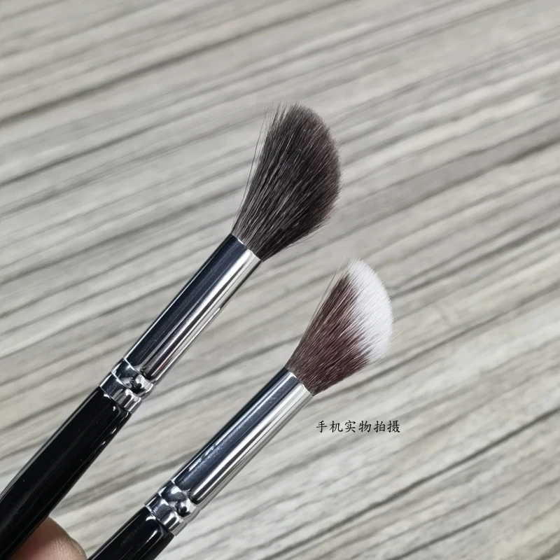 Highlighter Makeup Brushes Blush Angled Face Natural Goat Hair High Quality Blending Powder Make Up Brush