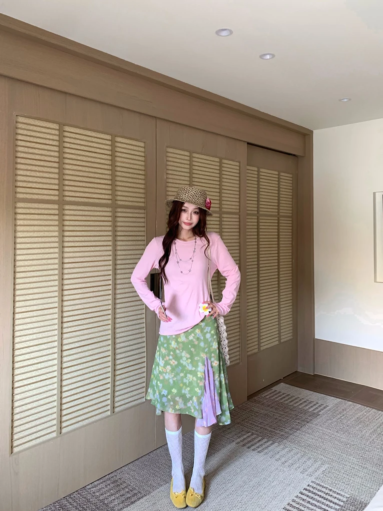 

Kumikumi Anti-Aging Pink round Neck Short Sleeve T-Shirt Women's Summer Floral Halter Neck Skirt Two-Piece Set