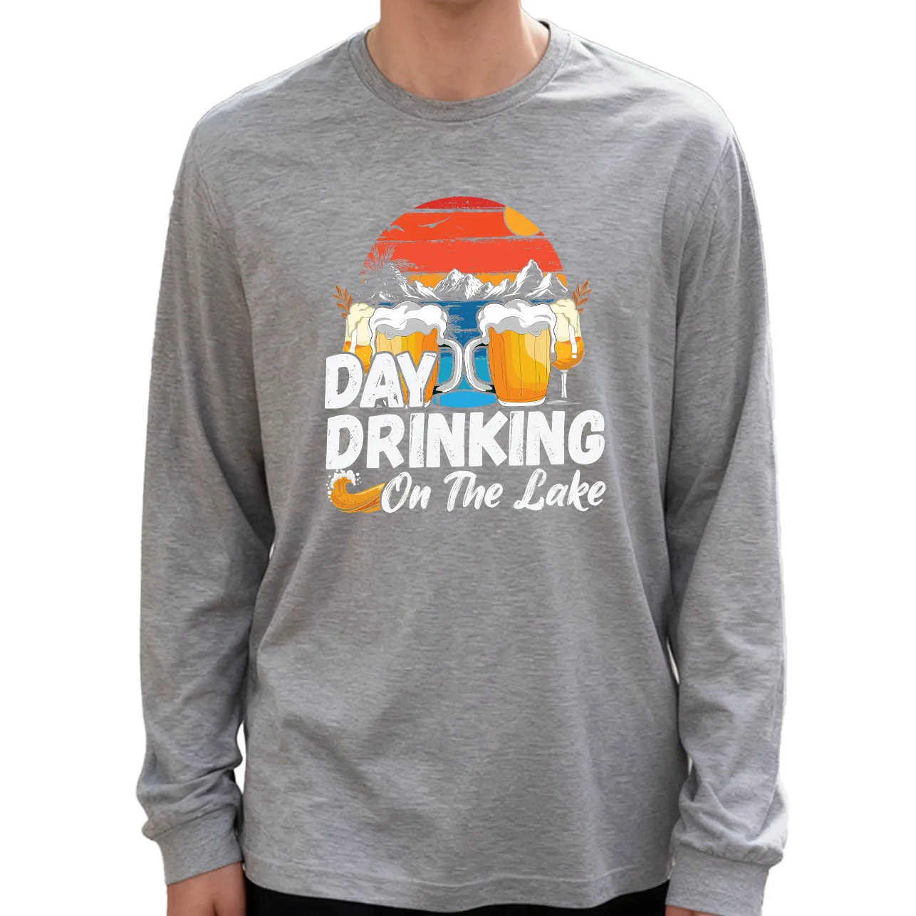 เสื้อยืดแขนยาวผู้ชายลาย Day Drinking on the Lake น้ำหนัก 180 กรัม ผ้าฝ้าย 100% คอกลม พิมพ์ลาย สวมใส่สบาย เหมาะสำหรับใส่ในชีวิตประจำวัน เนื้อผ้านุ่ม ระบายอากาศได้ดี