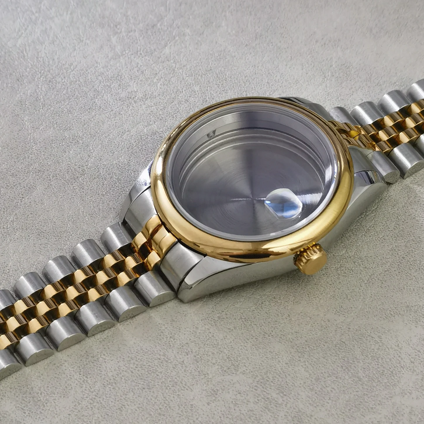 Cassa lucida in acciaio inossidabile adatta al movimento automatico NH35 36 Vetro zaffiro da 36 mm/39 mm, lente d'ingrandimento, parti a 3 punti