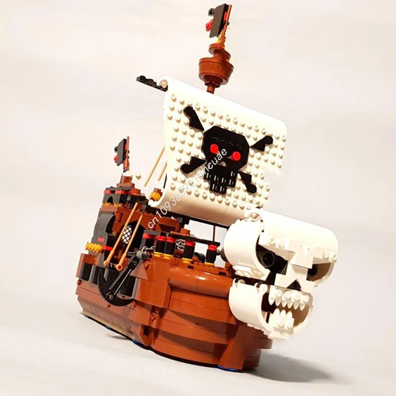 

988pcs MOC Skull Pirates Ship Pirates Building Blocks Christmas Unique Birthday Surprise for Children and Teens idea Toys Gift