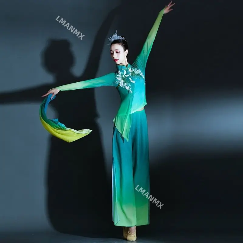 

Classical dance performance costume, elegant Chinese style, gradient color, yangko, fan dance costume for women