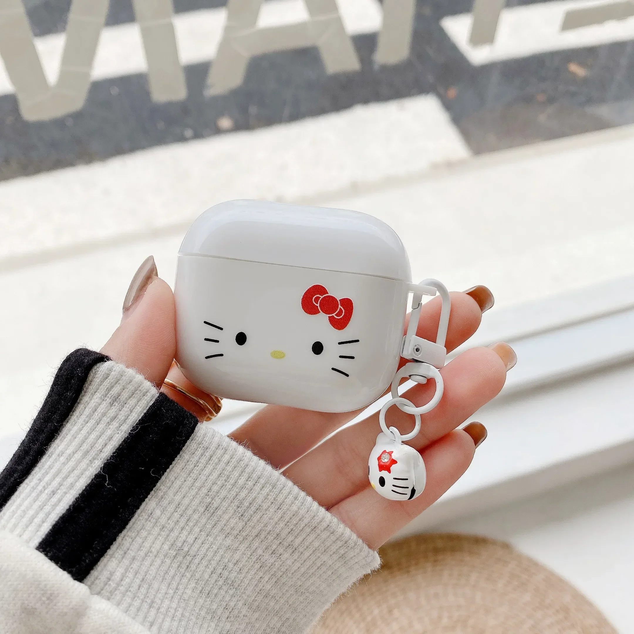 Cute cartoon Sanrio Hello Kitty headphone case for AirPods 1 2 3 Pro Pro 2 Convenient to carry