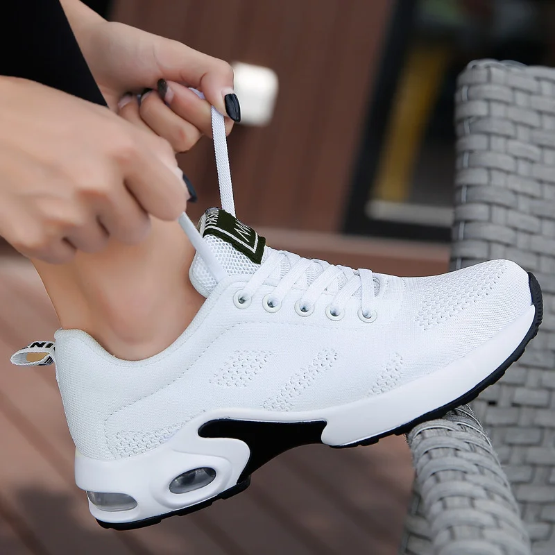 

2023 Large Mesh Light Women's Shoes Fashion Casual Running Women Tennis Air Cushion Sports Sneakers Breathable Female Walking