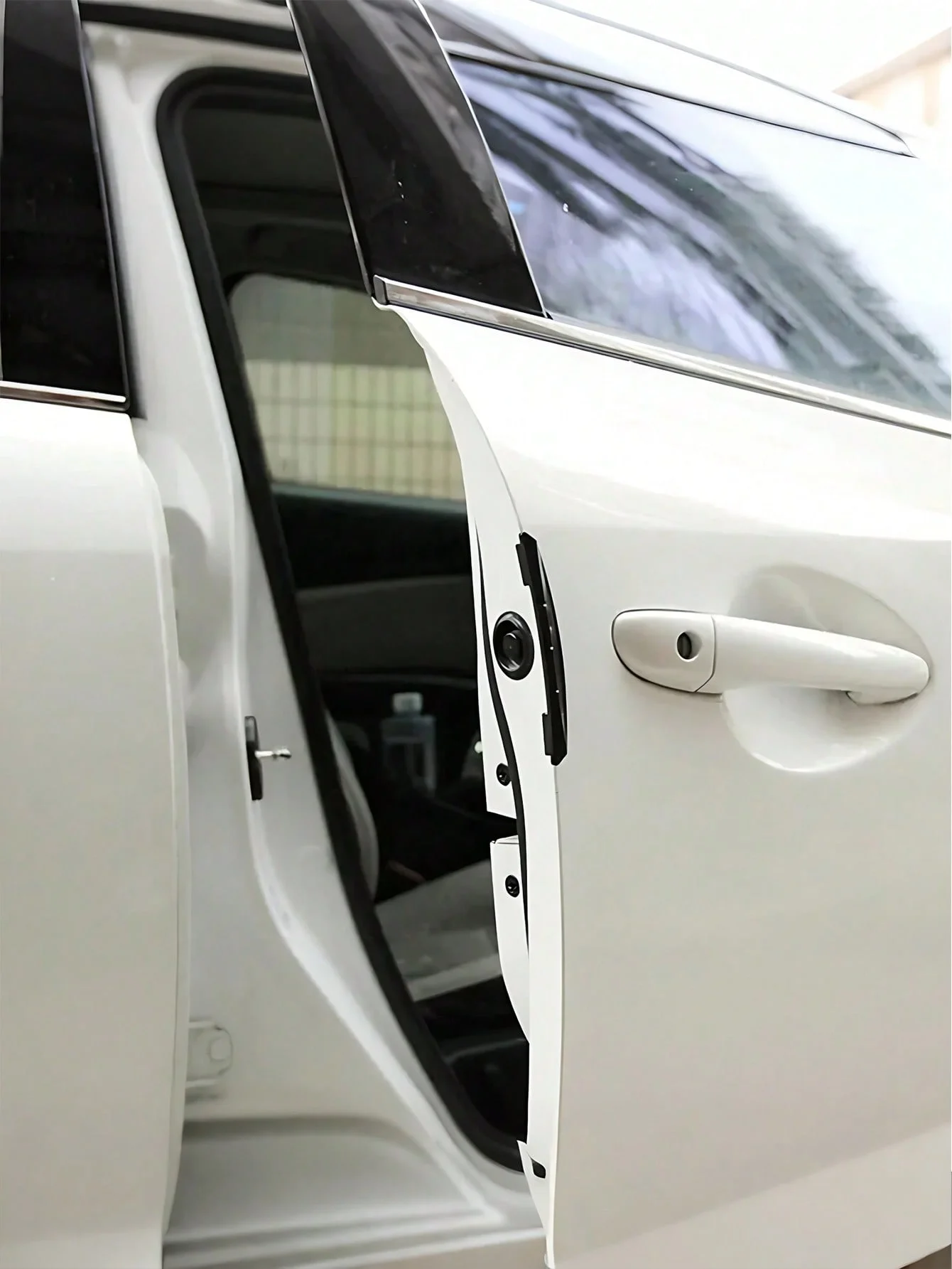 Anti-Collision Door Edge Guard Strips – High-Quality PVC Soft Rubber Bumper Strips for Cars, Invisible Design, Shock Absorbing &