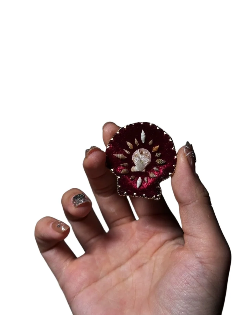 Custom Velvet Seashell Brooch Handmade Shell Pin for Coat Scarf Shawl Dress Decoration Home Decor Crafts Vintage Gift Accessory