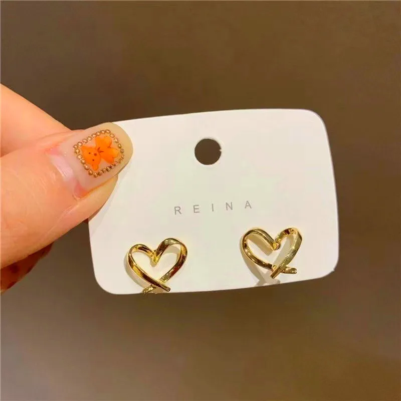 2022 Korea Heart Gold Color Metal Geometric Hollow Simple Shape Stud Earrings for Women Aesthetic Jewelry