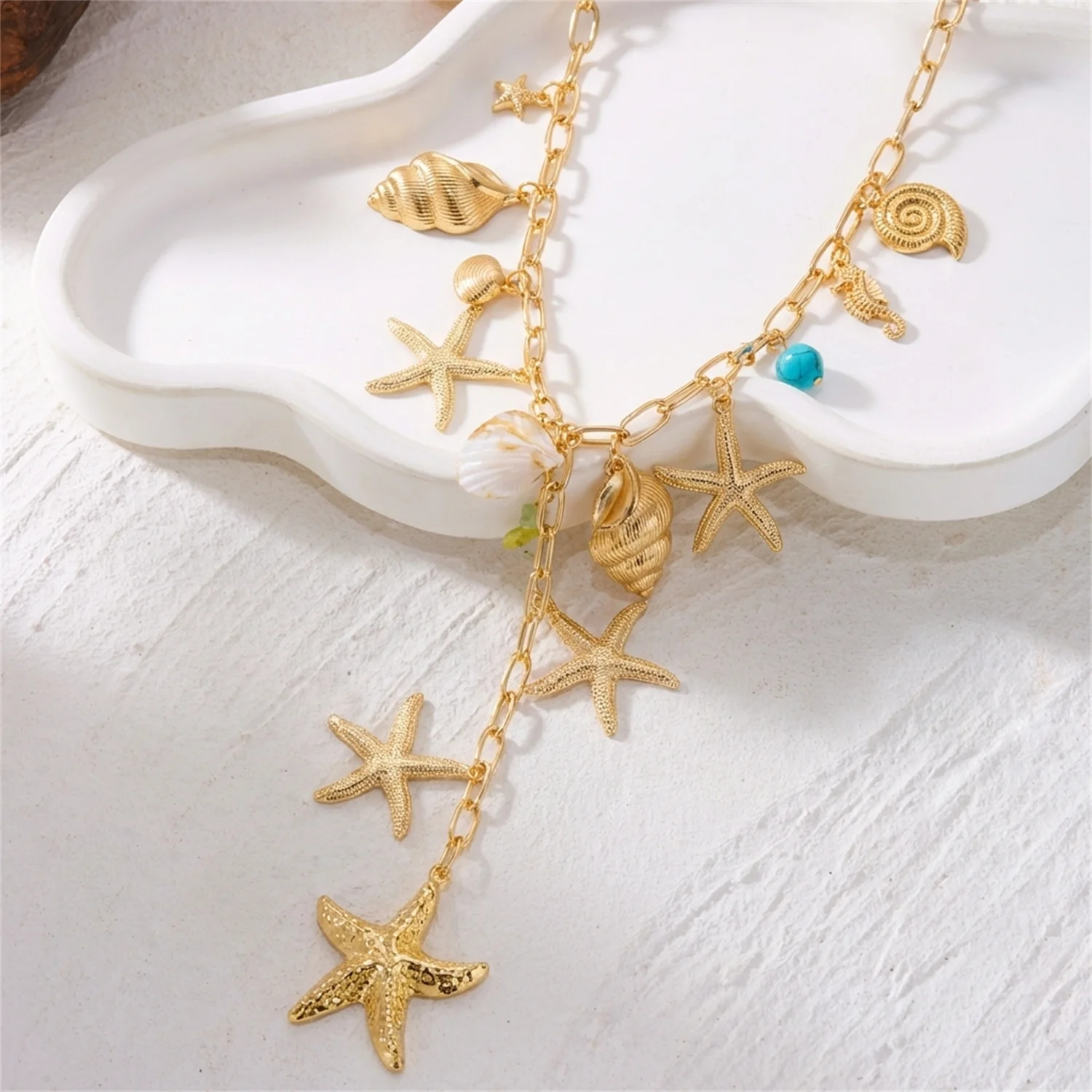 Design Sense Metall-Seestern-Halskette mit langen Quasten für Damen, Boho Sommer Muschel-Anhänger Halskette, Urlaubs- und Reise-Schmuck – Detail 5