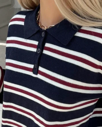Amerikanischer College-Stil Polo-Pullover mit Blau-Weiß-Rot Gestreiftem Kragen 2026 Mode Klassische Farben für Stilvollen Look – Detail 3