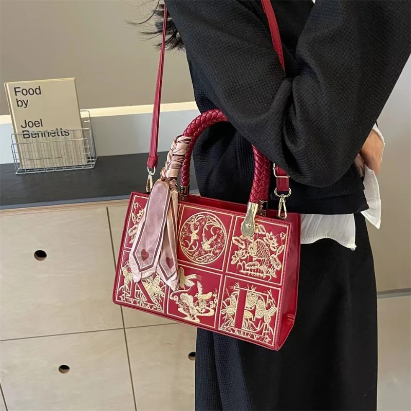 

Chic Luxury Female Bag Handbag Mini Crossbody Bag Portable Versatile Design For Fashion Conscious Women