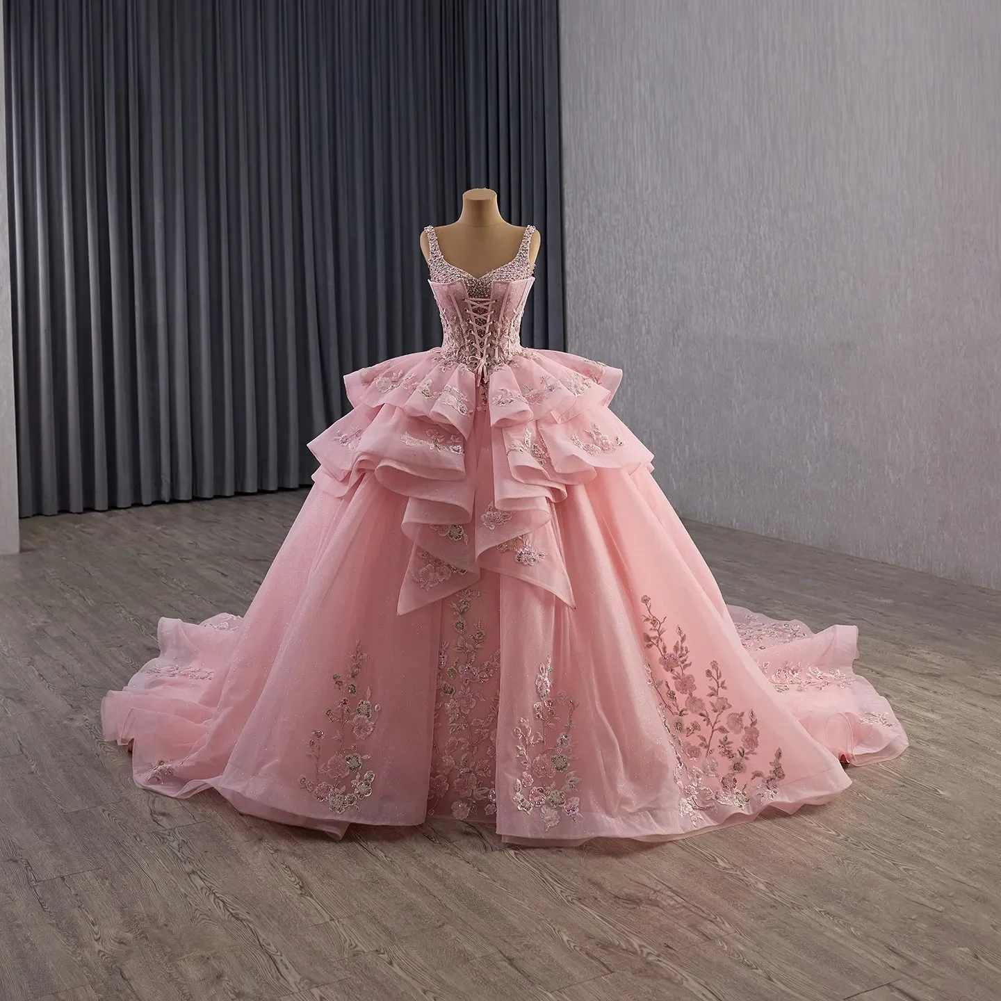 Lady Luxury Pink Handmade Beading Lace Flower Appliques Pearl Sequins Corset Prom Dresses 2025 Ball Gown V-Neck Customize