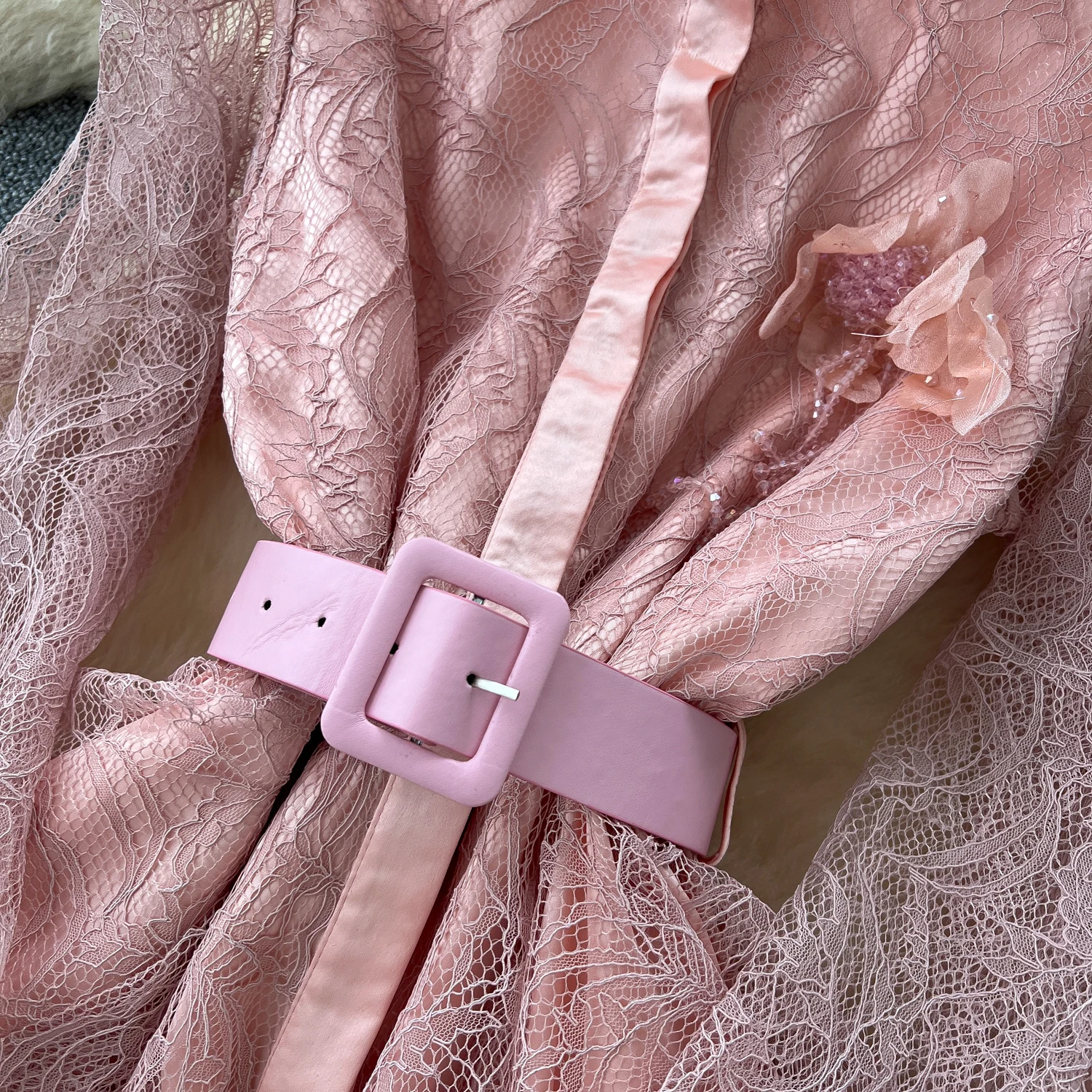 Elegancka, seksowna sukienka letnia w stylu vintage, zapinana na jeden guzik, z falbankami, w stylu boho, długa sukienka damska.