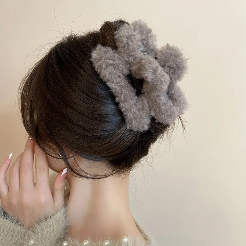 Fall/Winter New Plush Star Grab Clip Hair Clip Girlfriends The Same Commuter Shark Clip Large Back Head Updo Hair Accessories