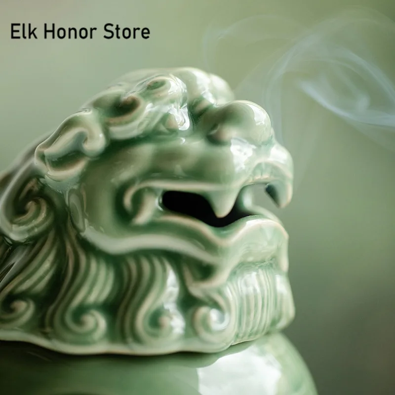 Retro Yue Kiln Celadon Incense Holder Creative Lion Dargon Stand for Incense Household Smell Distributor Aromatherapy Furnace