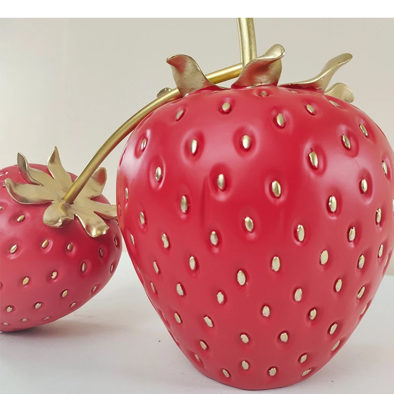 Resin Crafts Simulated Fruit Model Strawberry Golden Strawberries Cartoon Decorative Figurines Home Decoration Accessories