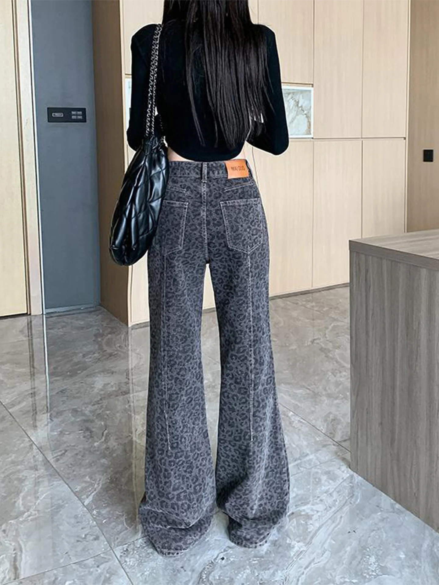 กางเกงยีนส์ทรงกระดิ่งลายเสือดาวสไตล์เรโทร ทรงตรง กระชับสัดส่วน เอวสูง ลำลอง สำหรับผู้หญิง ฤดูใบไม้ร่วง ฤดูหนาว รุ่นใหม่