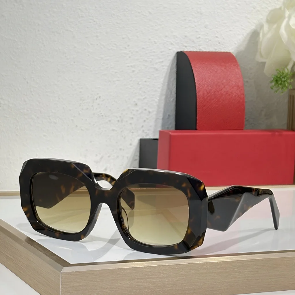 

Women Square Tortoiseshell Sunglasses Fashion Trendy Designer Oversized Polarized UV Protection Perfect for Summer