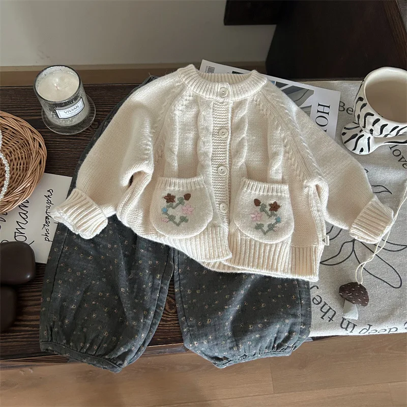 Girls Suits 2024 Autumn New Childrens Wear Girls Baby Knitted Cardigan Sweater Coat Floral Bloomers Two-piece Set Simple Daily