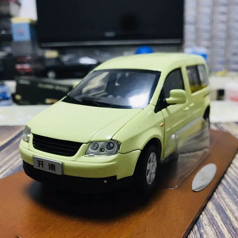 Die Casting 1:24 Scale Faw Kaidi Mpv Simulation Alloy Car Model Collection Ornaments Children's Hobby Toys Gift Souvenir Display