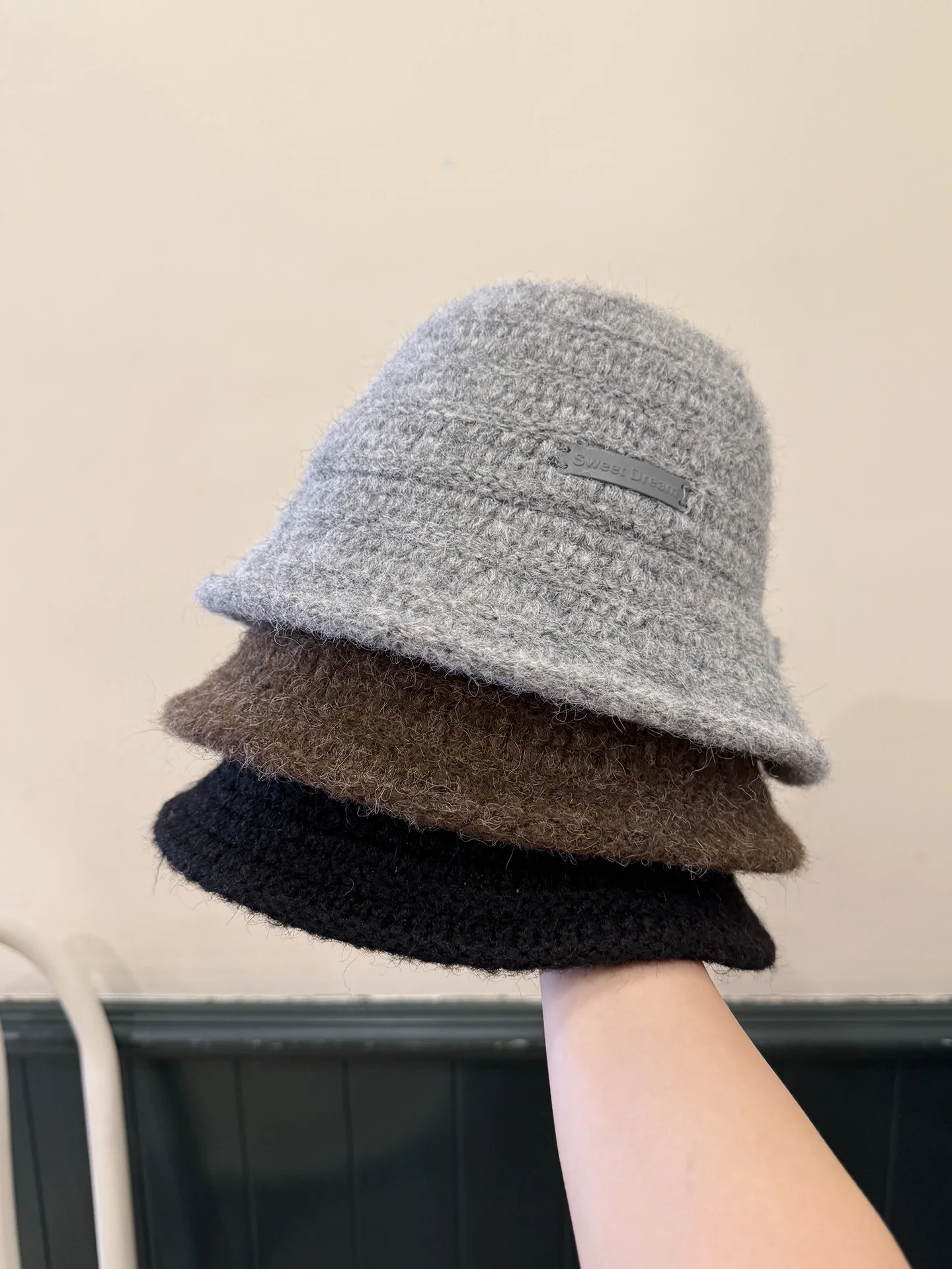 chapeu-felpudo-de-malha-quente-feminino-outono-inverno-borla-buet-bone-faionable-rosto-emagrecimento-cabo-tricotado-dobravel