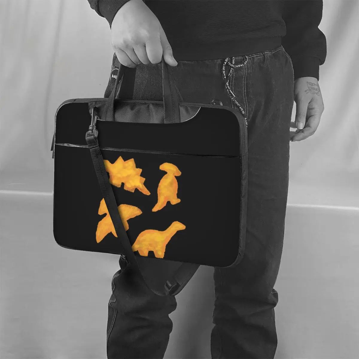 Dino Nuggets 4 قطعة Ranch Attack Crossbody حقيبة لابتوب حافظة حقيبة كمبيوتر 13 14 15.6 بوصة حقيبة الكمبيوتر المحمول لماك بوك برو