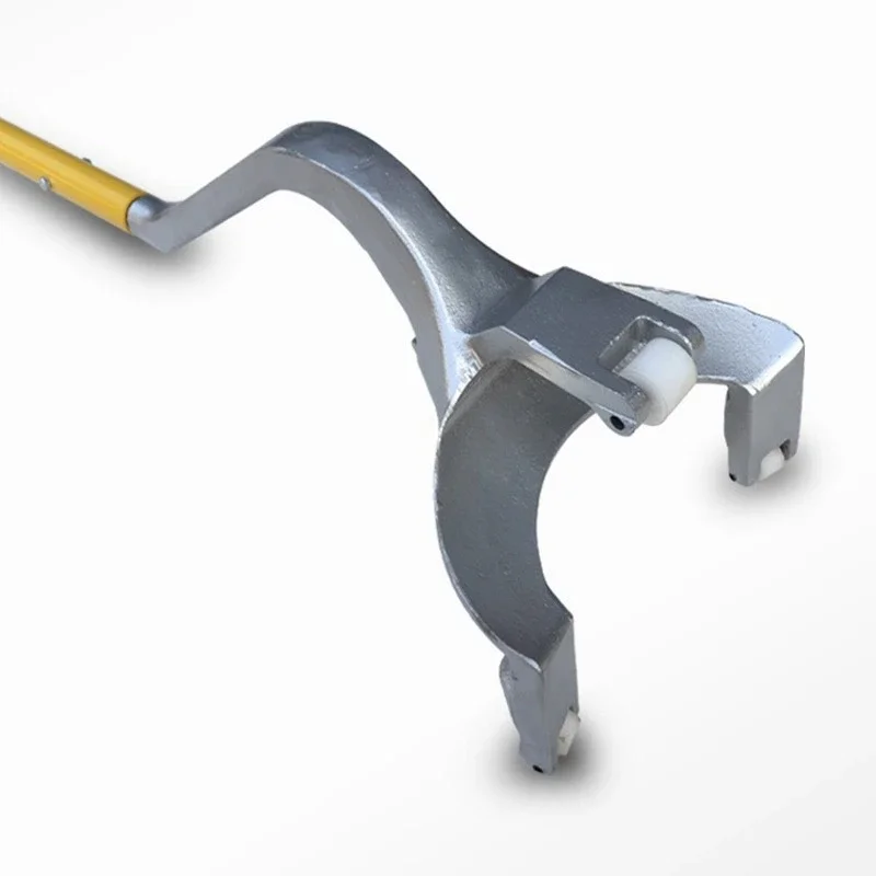 Vacuum tire removal tool, tire truck crowbar, large rake, mobile tire removal and replacement