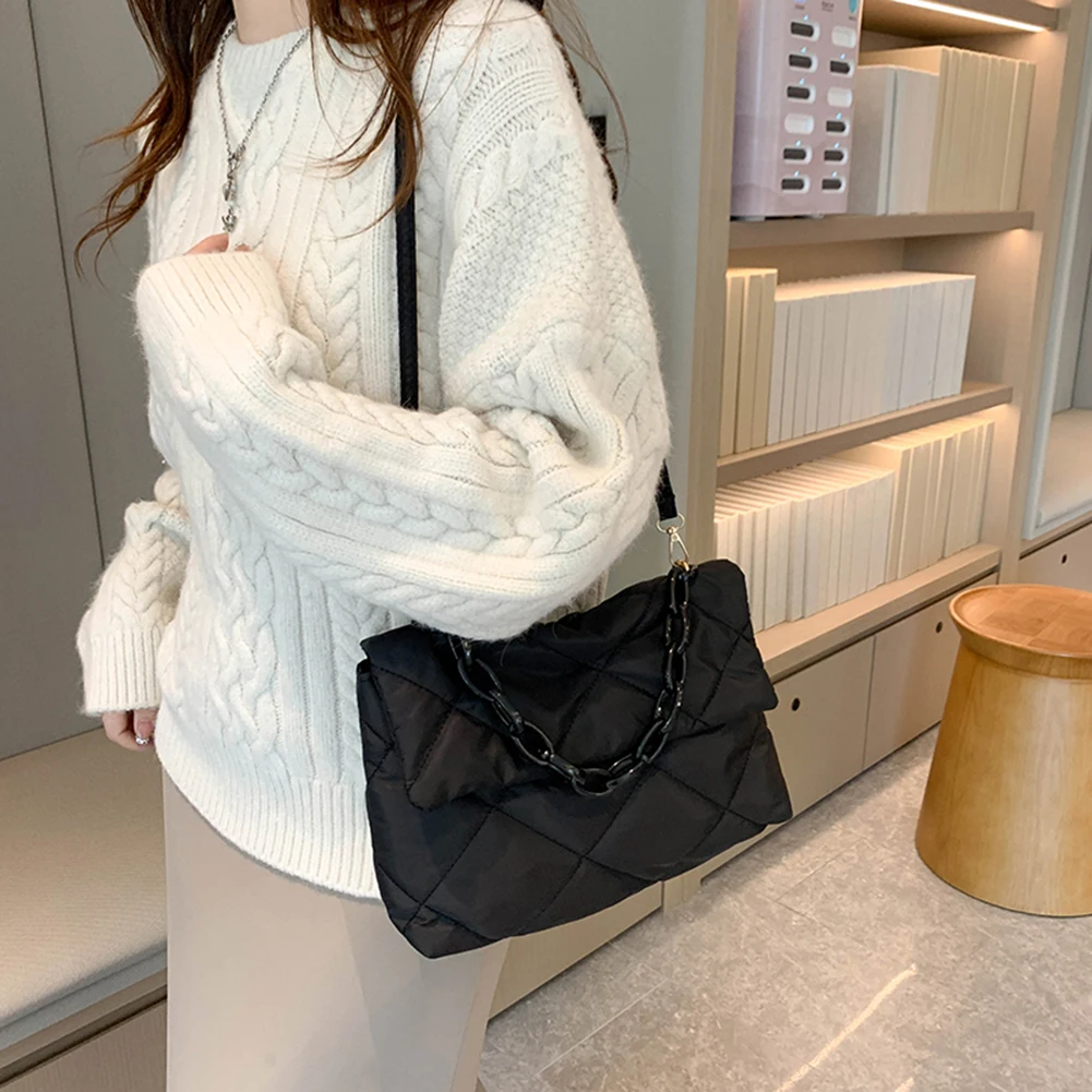 سعة كبيرة Crossbody ساحة حقائب سلسلة عادية المرأة تحت الإبط حقائب موضة مبطن كل مباراة الشتاء بسيط للفتيات التسوق
