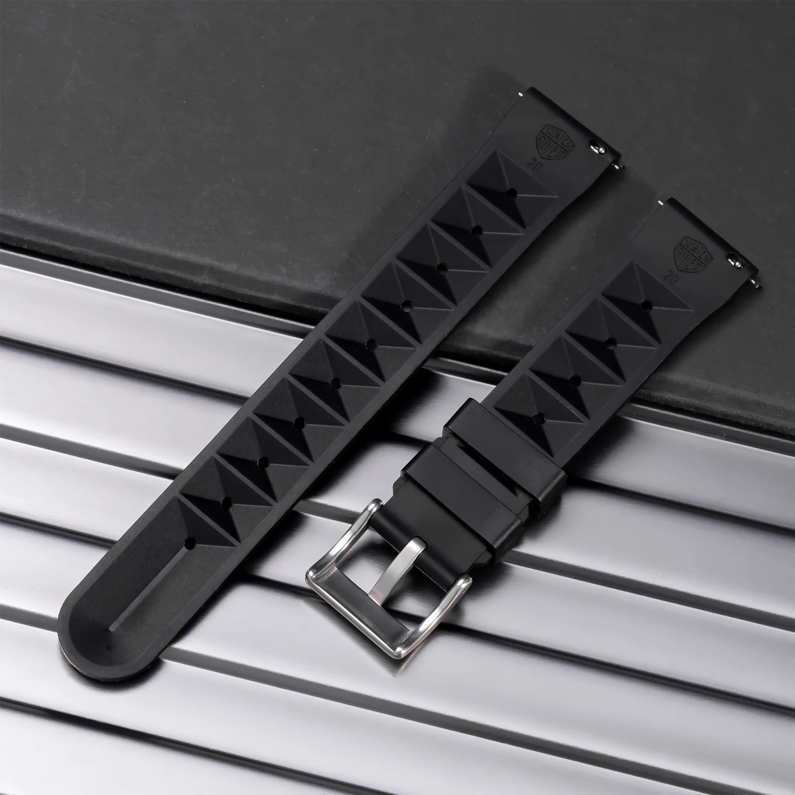 Watchdives 22mm Soft Rubber Waffle Strap Bracelets Universal Mens Diver Rubber Waterproof Sports Watch Band for 20mm