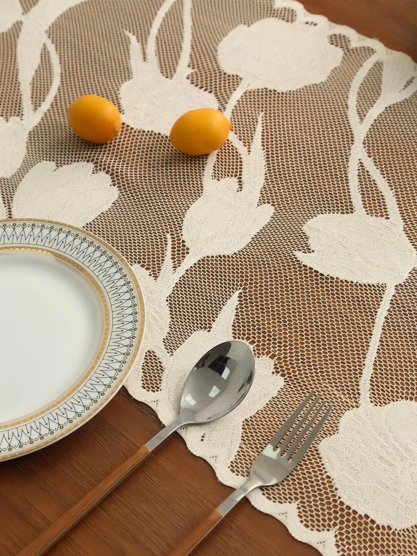 Beige Lace Table Runner with Tassel Wedding Decor Hollow Tablecloth Nordic Romance Table Cover Coffee Bed Runners